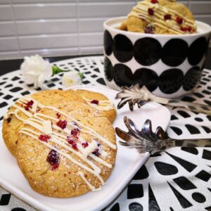 Karpalo-valkosuklaacookies